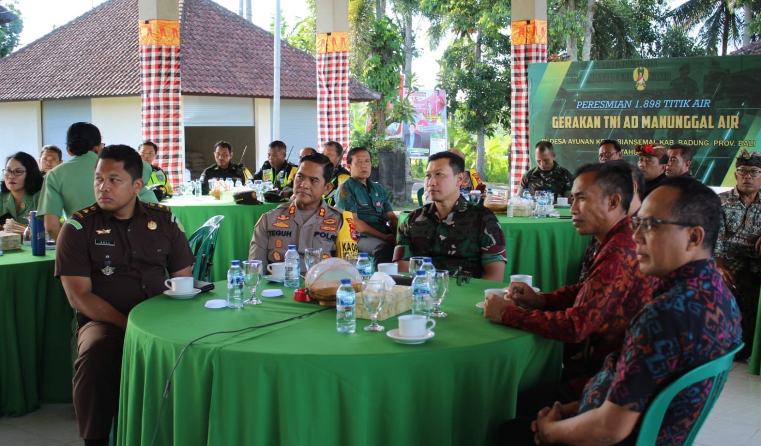 Dandim 1611/Badung, Zoom Meting Peresmian Sumber Air bersih Program TNI-AD yang sudah Operasional dan Tanam Pohon Serentak