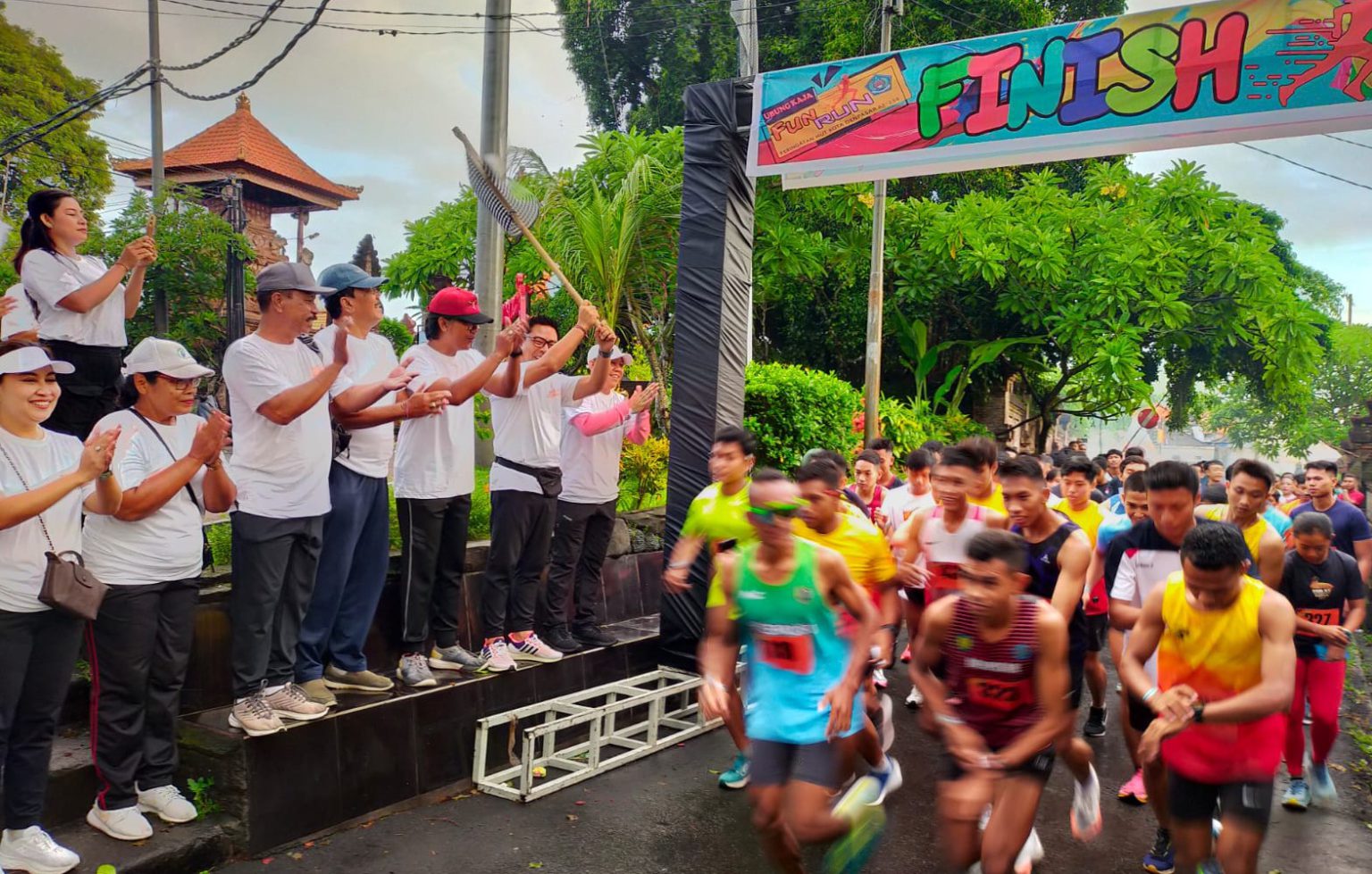 HUT Kota Denpasar, Babinsa Ubung Kaja Atensi Fun Run Diwilayah Binaan