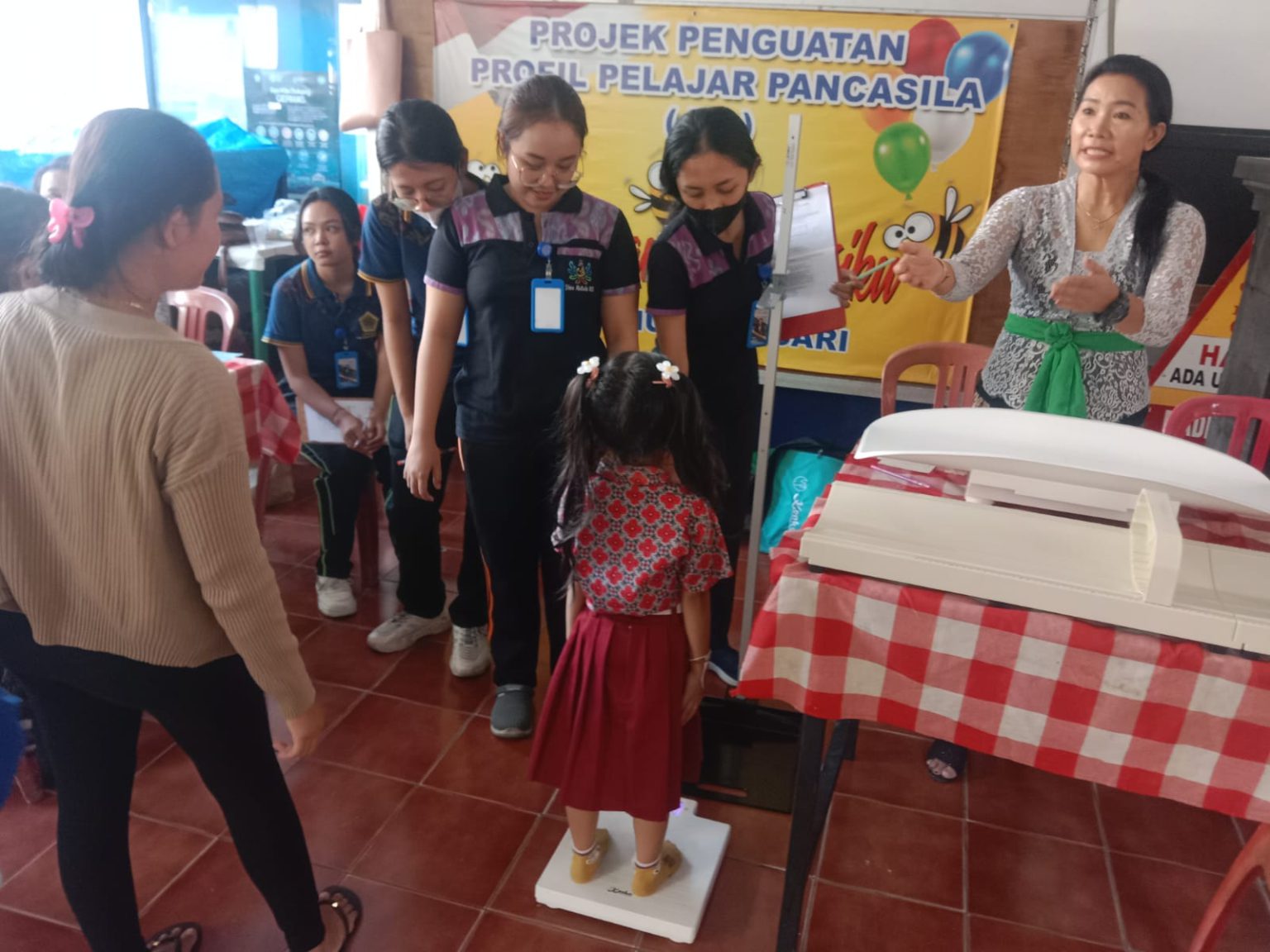 Meningkatkan Kesehatan Balita Dan Lansia Melalui Gerakan Posyandu