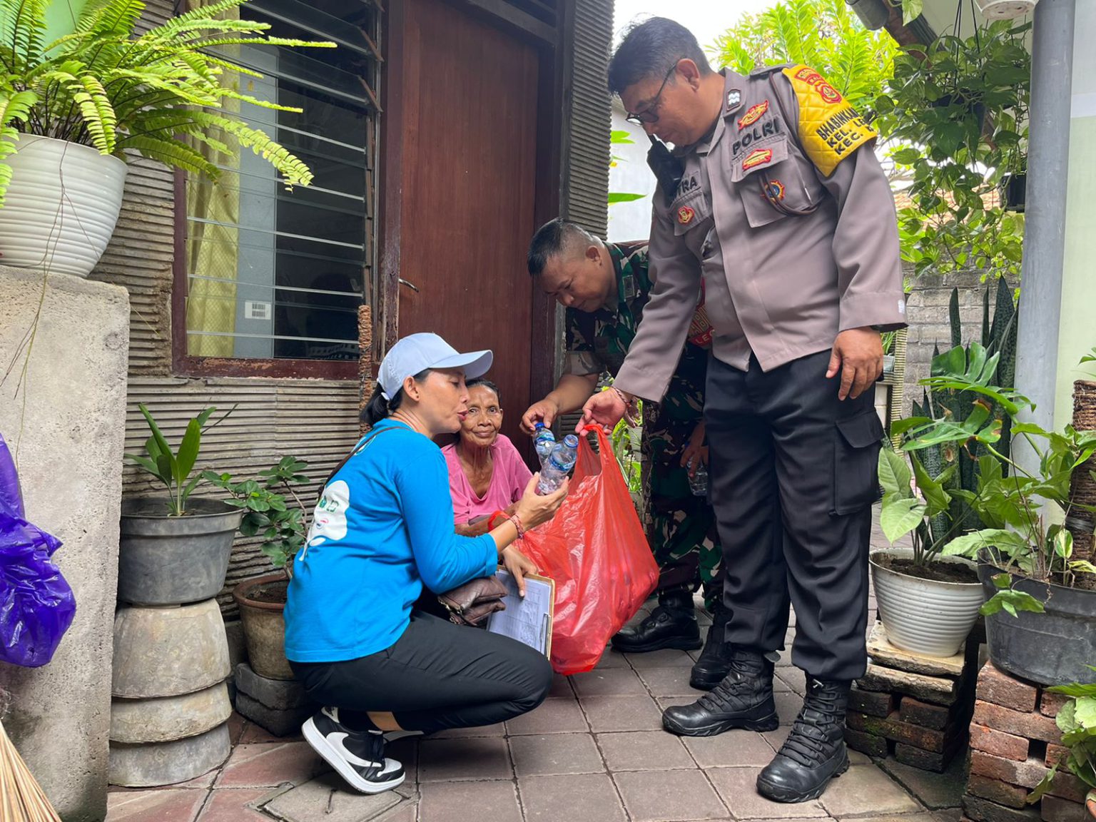Komsos Ke Warga Binaan, Babinsa Mengedukasi dan Sosialisasi Pemilahan Sampah