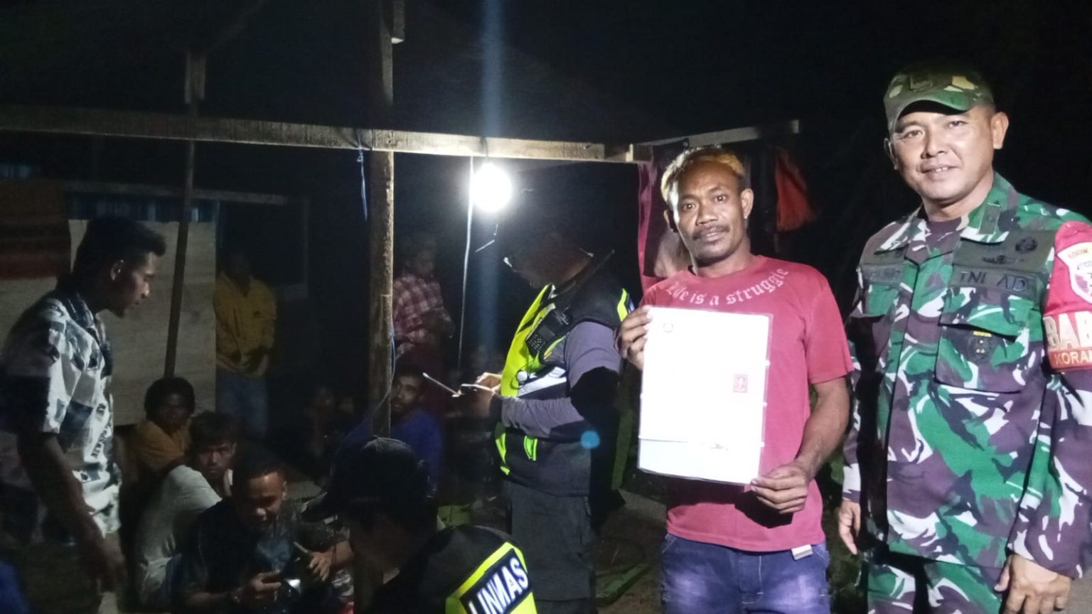 Bersama Aparat Desa, Babinsa Ayunan Laksanakan Patroli Dialogis Diwilayah Binaan