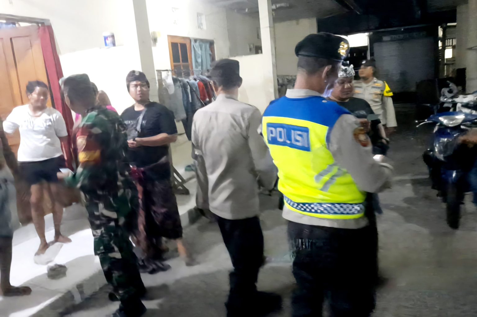 Ciptakan Kamtibmas, Babinsa Bersama Aparat Terkait Lakukan Sidak Penduduk Non Permanen
