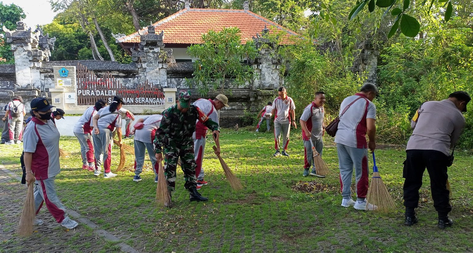 HUT Korpri Ke 53 Tahun 2024, Peran Serta Babinsa Serangan Dalam Kerja Bakti
