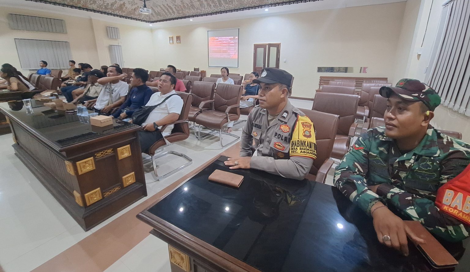 Jelang Pilkada 2024, Babinsa Bongkasa Pertiwi Atensi Bimtek KPPS
