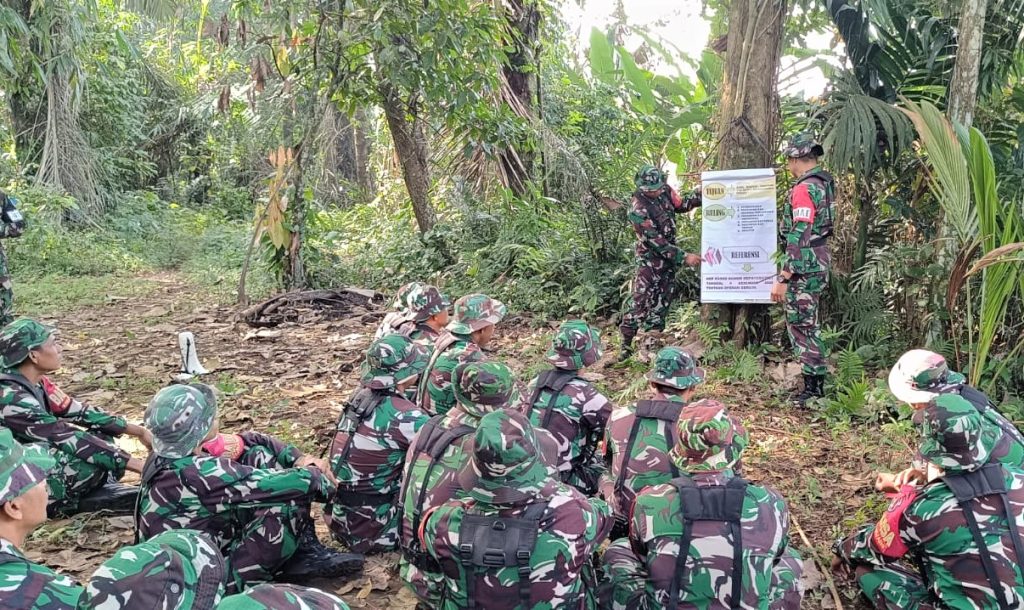 Personel Kodim 1611/Badung Gelar Latihan Aplikasi Operasi Gerilya di Hutan