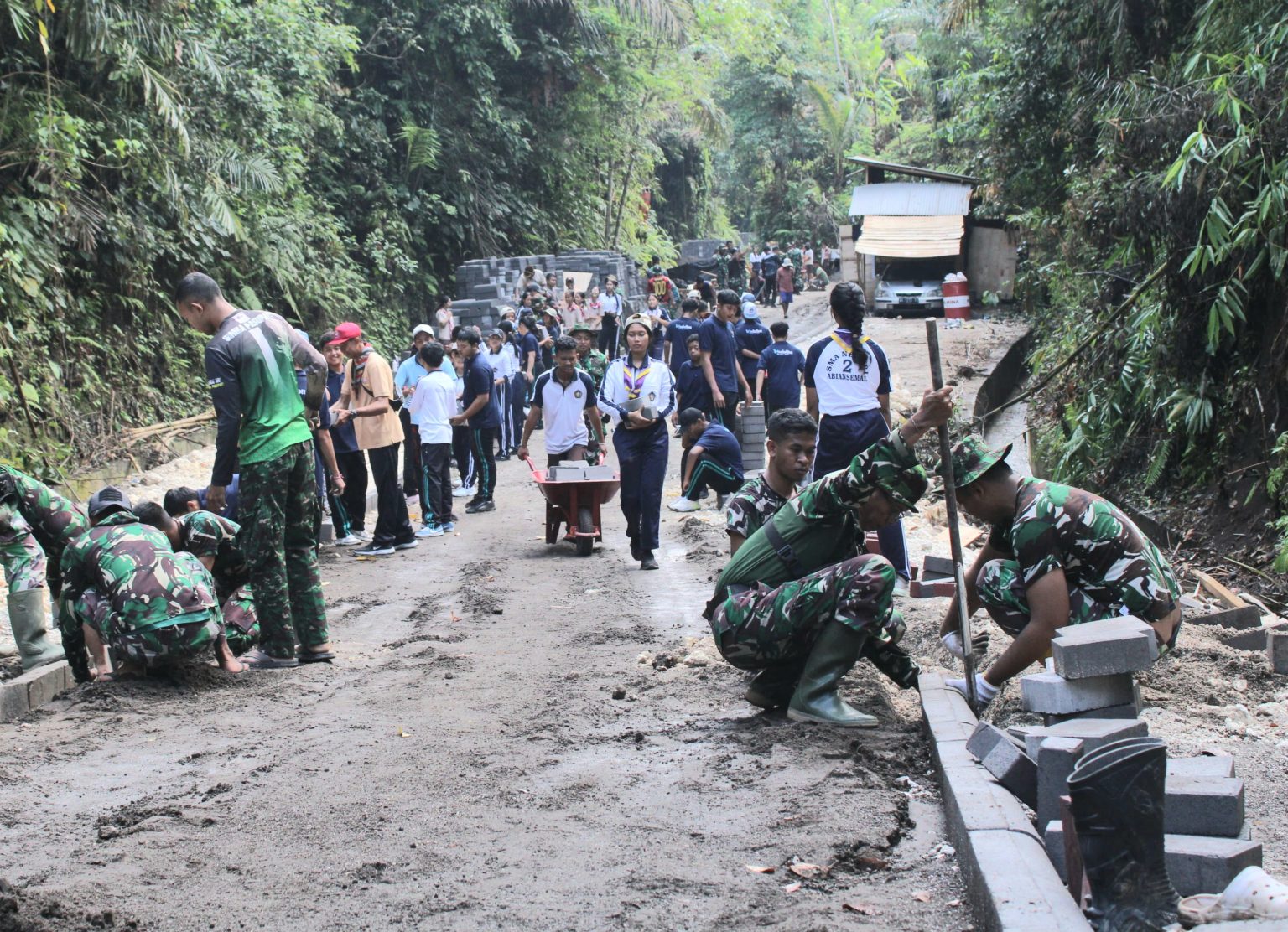 Sinergi TNI di TMMD Ke-126 Kodim 1611/Badung bersama Pemerintah Daerah, dan Masyarakat untuk Pembangunan Desa