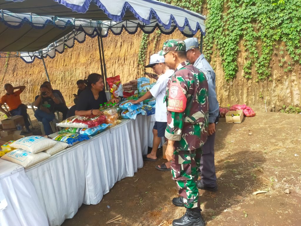 Disperindag Denpasar Gelar Pasar Murah di Jalan Ken Dedes, Babinsa Jaga Lancarnya Kegiatan