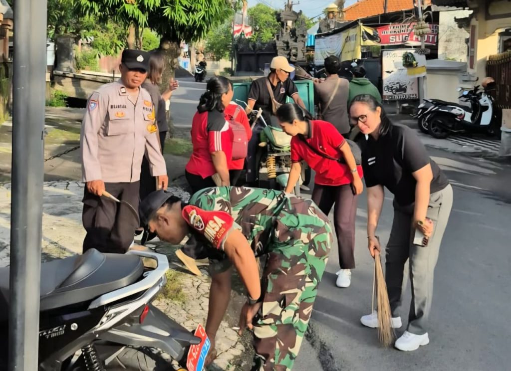 Serka Kd Sukayasa, Dalam Upaya Memelihara Kebersihan Lingkungan: Jumat Bersih Digelar di Sepanjang Jalan Tegal Wangi Link