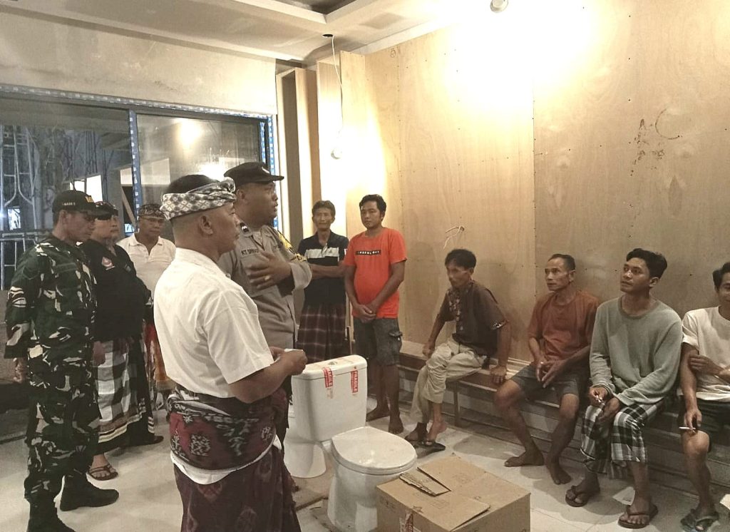 Babinsa Desa Sumerta Kaja Turut Dukung Penertiban Kependudukan Sidak Dutang di Banjar Pande