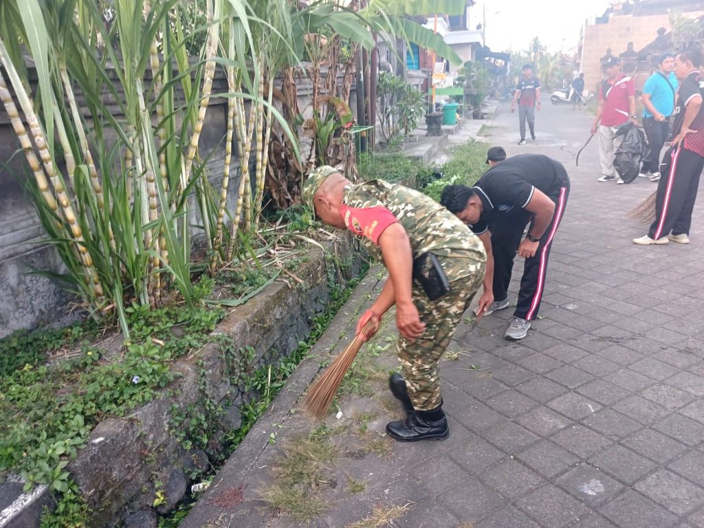 Dukung Pengelolaan Sampah Berbasis Sumber: Babinsa dan Elemen Desa Bergerak Bersama