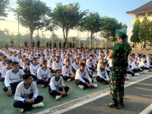 Melalui Gerakan PBB, Kodim 1611/Badung Bentuk Karakter dan Disiplin Siswa Kelas X SMAN 8 Denpasar
