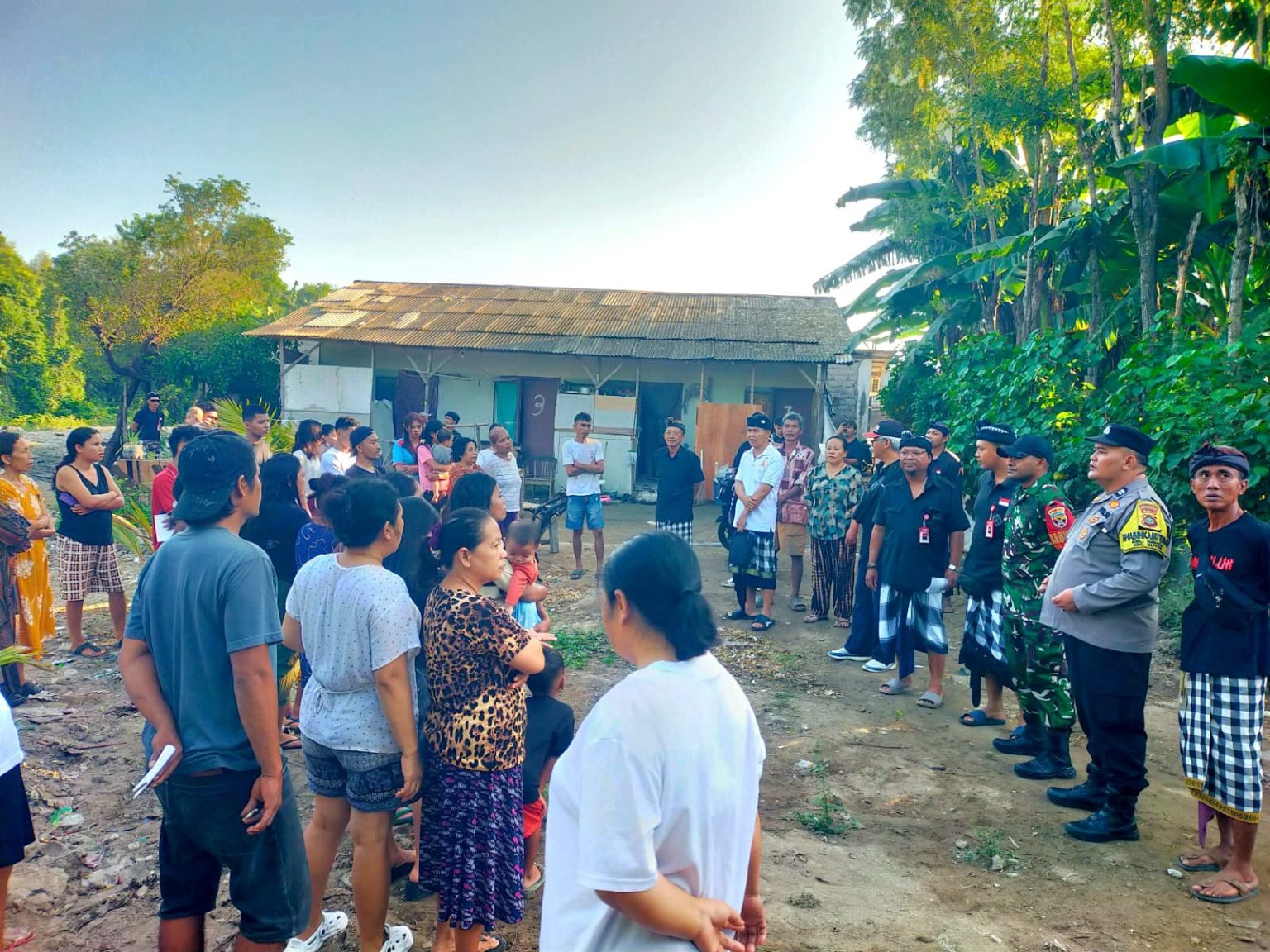 Pantau Perkembangan Warga Pendatang, Babinsa Serda Mettinos Da Costa Awasi Pelaksanaan Duktang