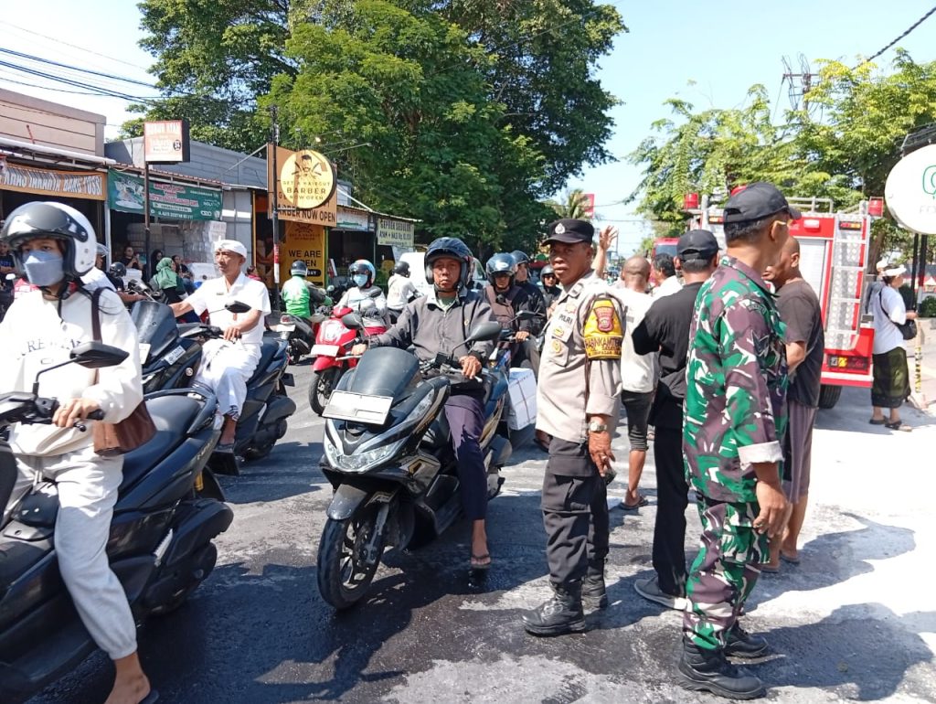 Kebakaran Proyek RSU Amerta Husadha, Babinsa Sigap Bantu Pengamanan dan Pemadaman