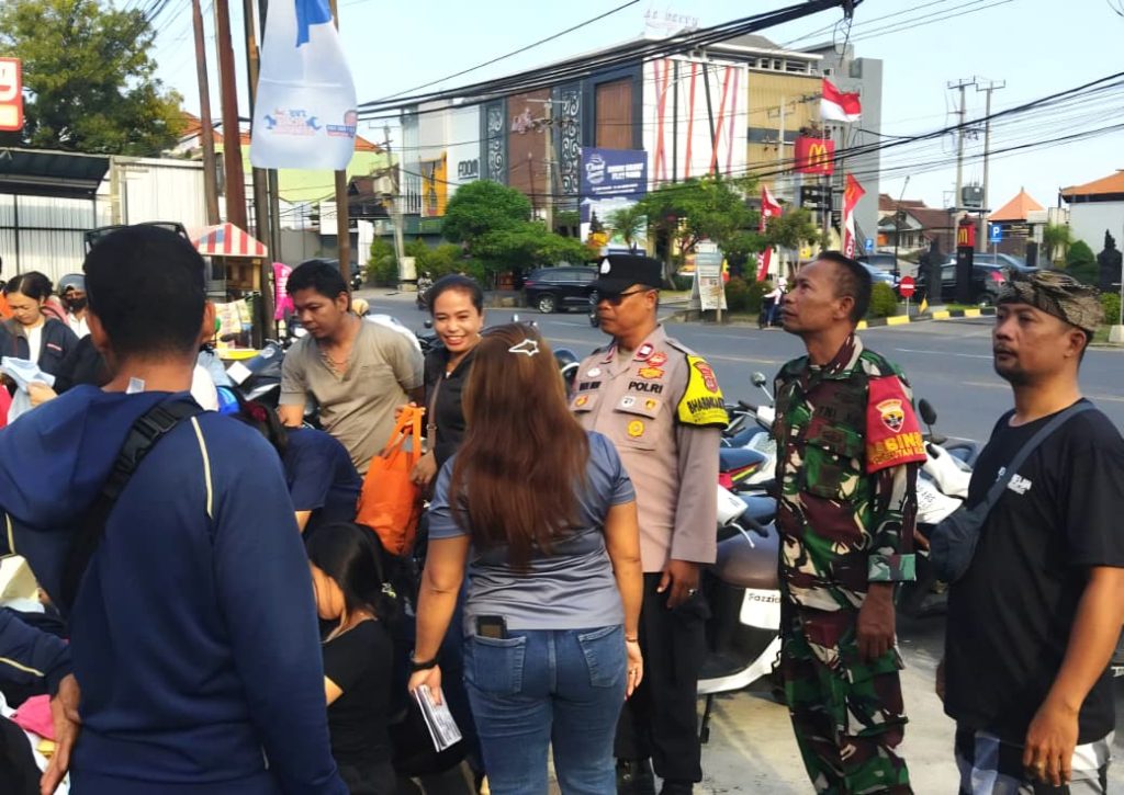 Jual Barang Murah Hingga Donor Darah: Babinsa Pastikan Keamanan dan Kenyamanan Penuh Kegiatan Penggalangan Dana