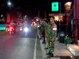 Cegah Gangguan Kamtibmas Malam Hari: Patroli Sinergitas Babinsa Pastikan Kuta Tetap Kondusif