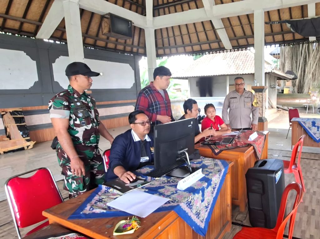 Wujudkan Data Akurat dan Layanan Cepat: Babinsa Hadir Guna Upayakan IKD dan Perlinsos