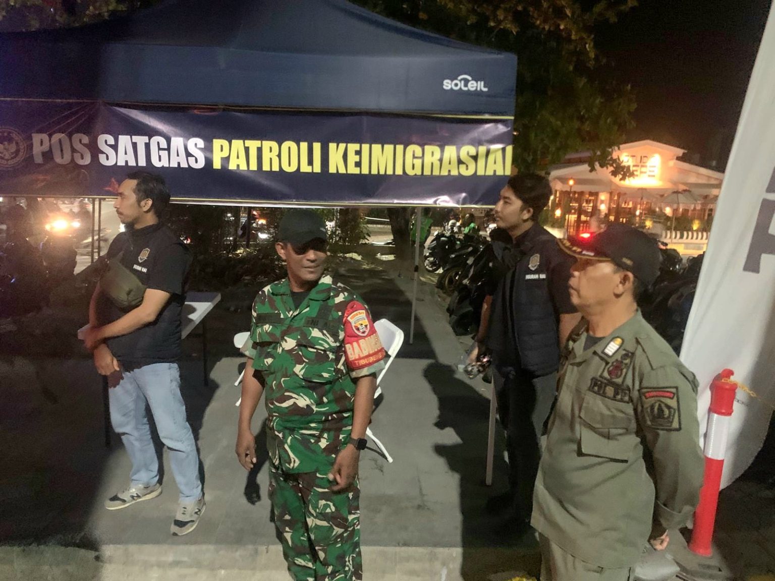 Patroli Gabungan Babinsa Jaga Kamtibmas di Kuta, Sisir Jalur Strategis Hingga Dini Hari