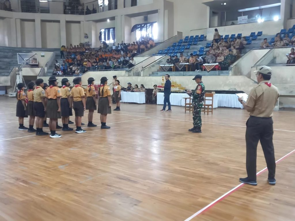 Babinsa Dukung Penuh Lomba LKBB Pramuka Mengwi, 949 Siswa Tampil Tunjukkan Kedisiplinan dan Ketangkasan
