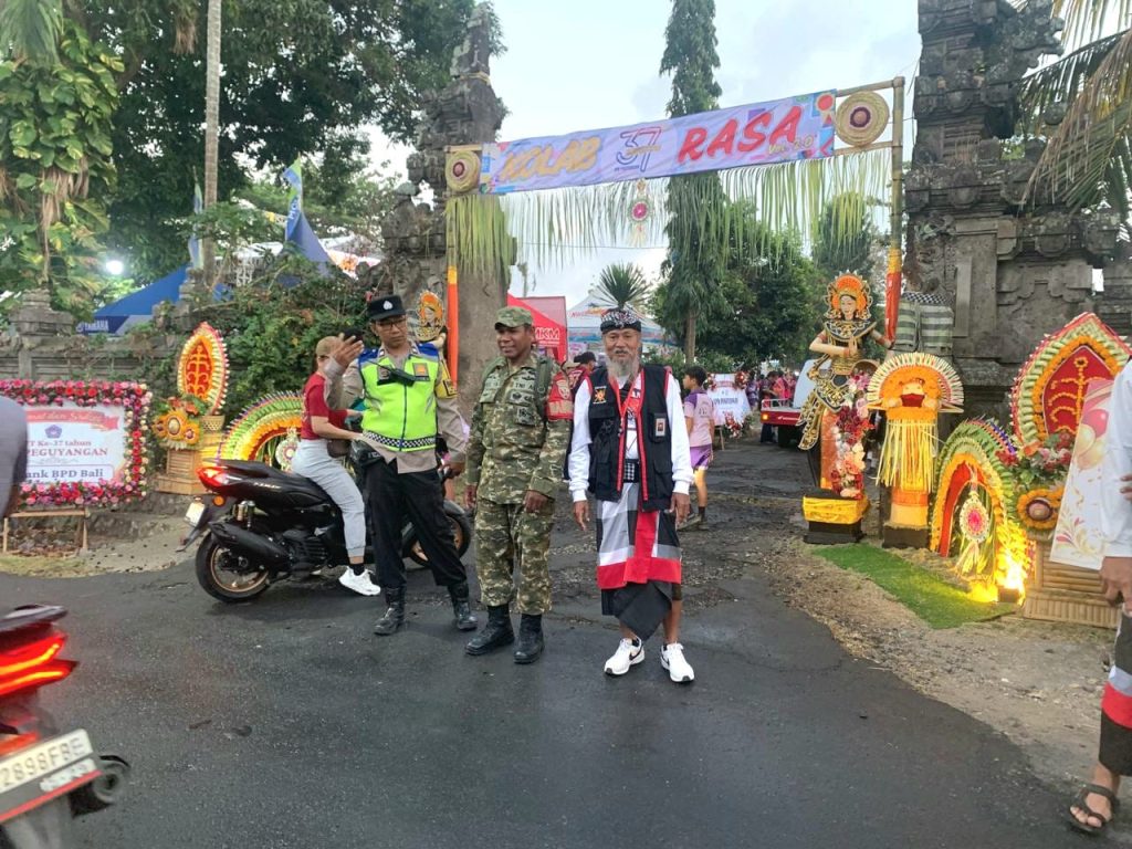 Semarak HUT LPD ke-37, Ribuan Warga Padati Jalan Santai, Serka Daniel Berikan Atensi Penuh