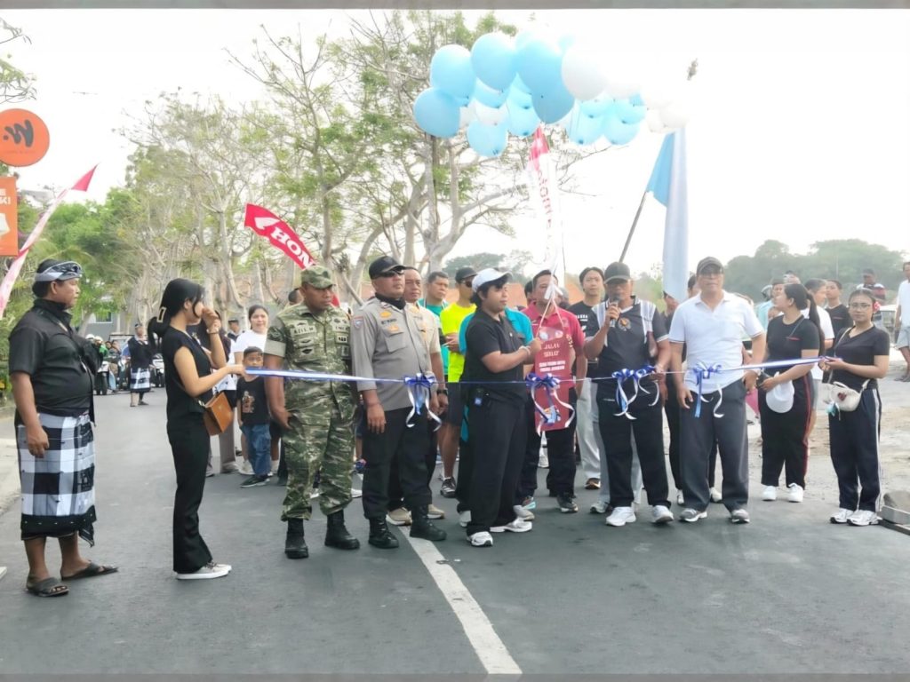 Pastikan Perayaan Ultah STT Satya Yowana Jagadhita Berjalan Lancar, Babinsa Turun Ke Jalan Berikan Pendampingan